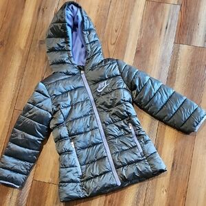 Nike Gray Puffer Jacket with Quilted Design